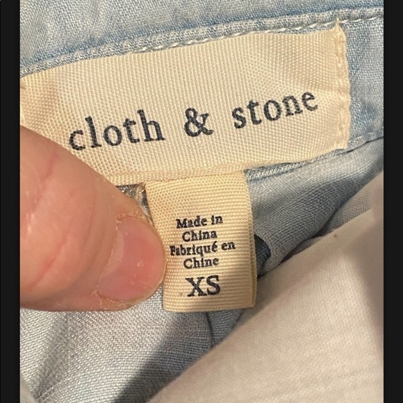 Cloth and Stone Anthology Sz XS Button Shirt split back metal buttons - Picture 2 of 11